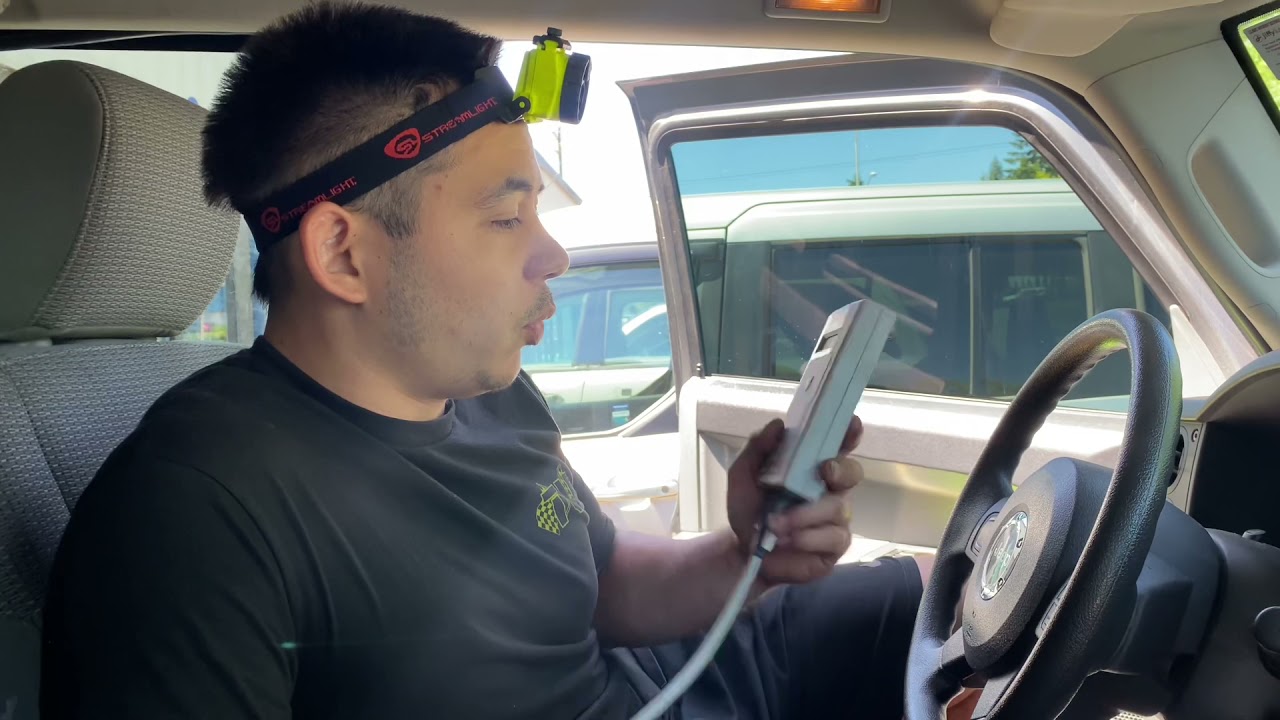 how do mechanics work on cars with interlock